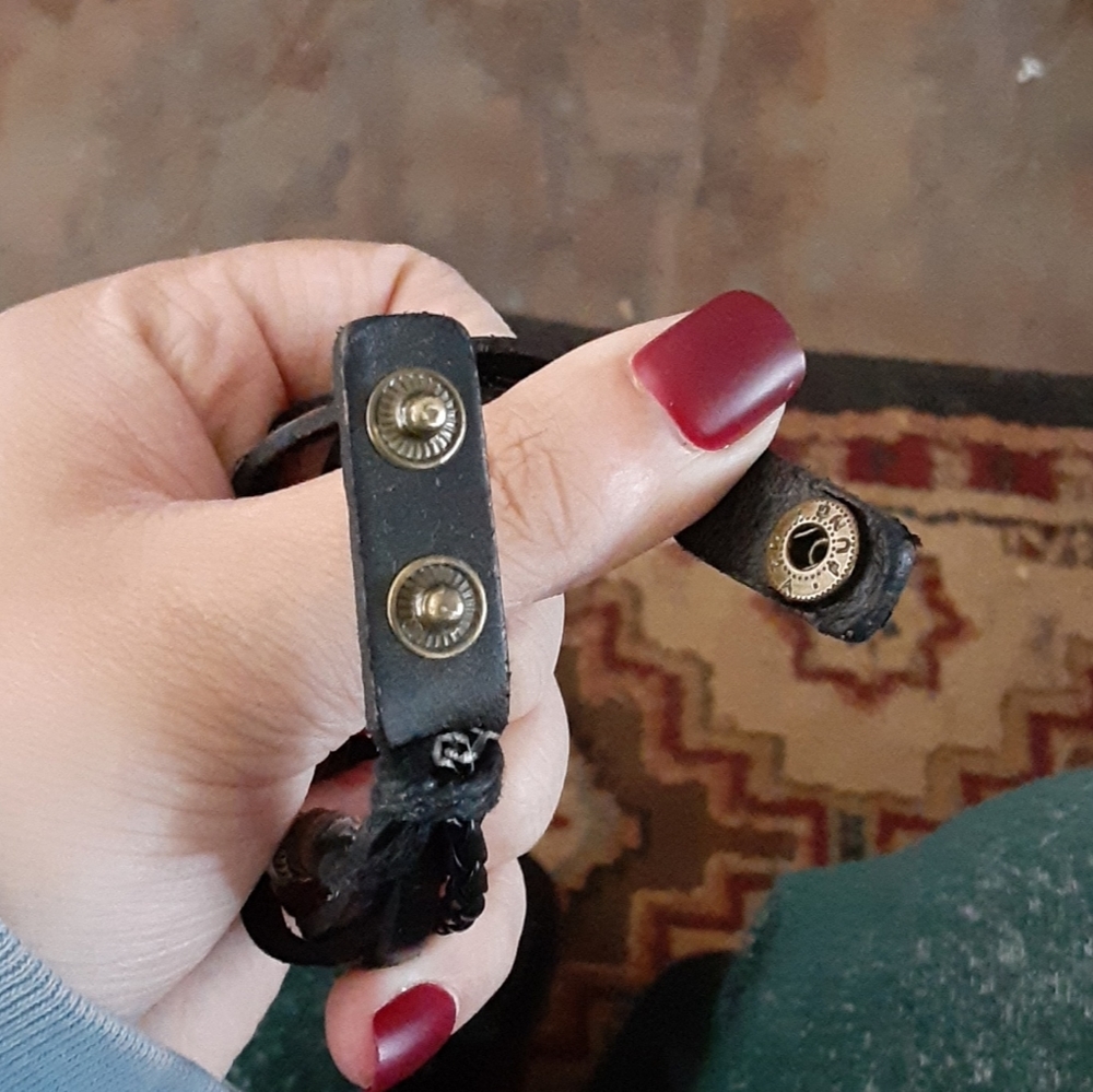 Watch - Picture 2 of 3